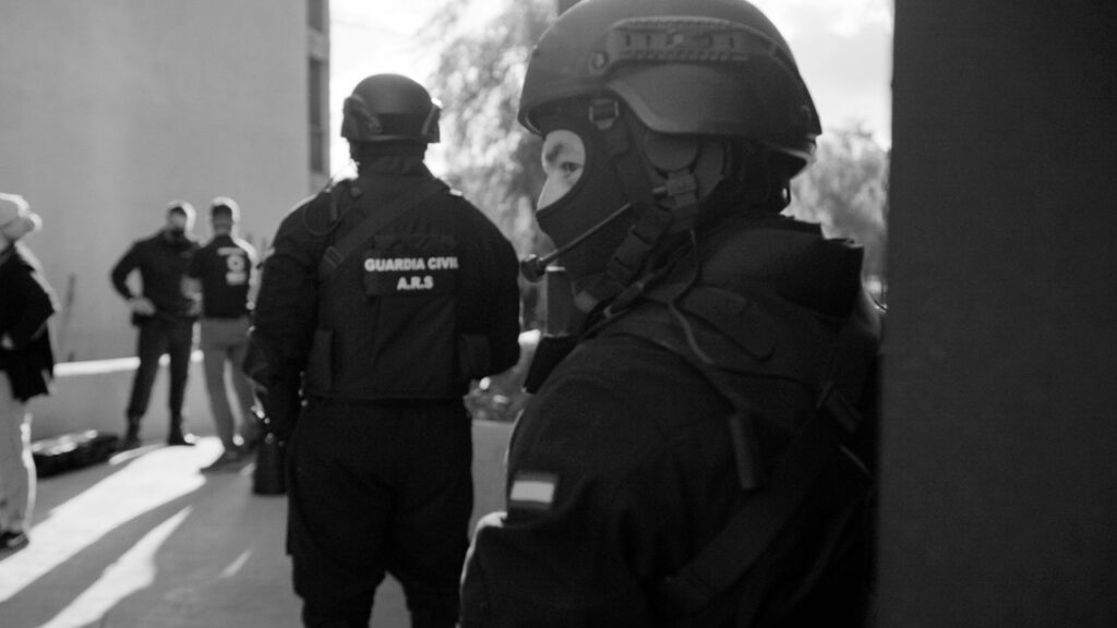 Crossfire BTS — BTS 04